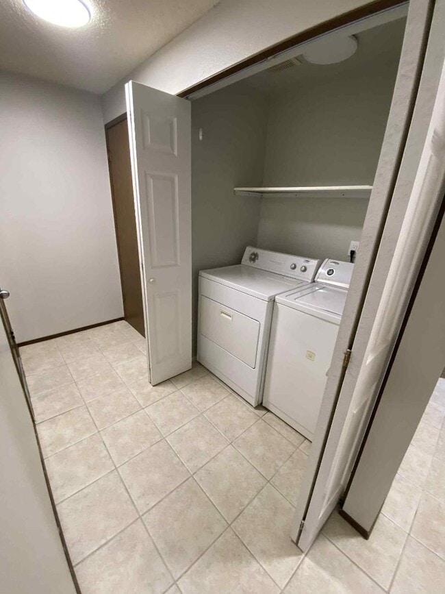 Foto del edificio - 5213 84th St SW