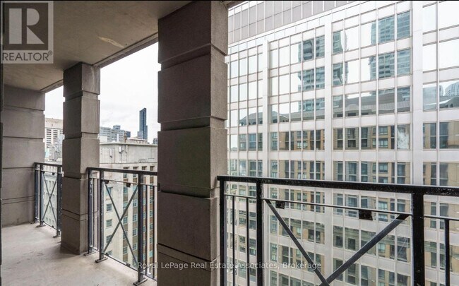 Photo du bâtiment - 140 Simcoe St