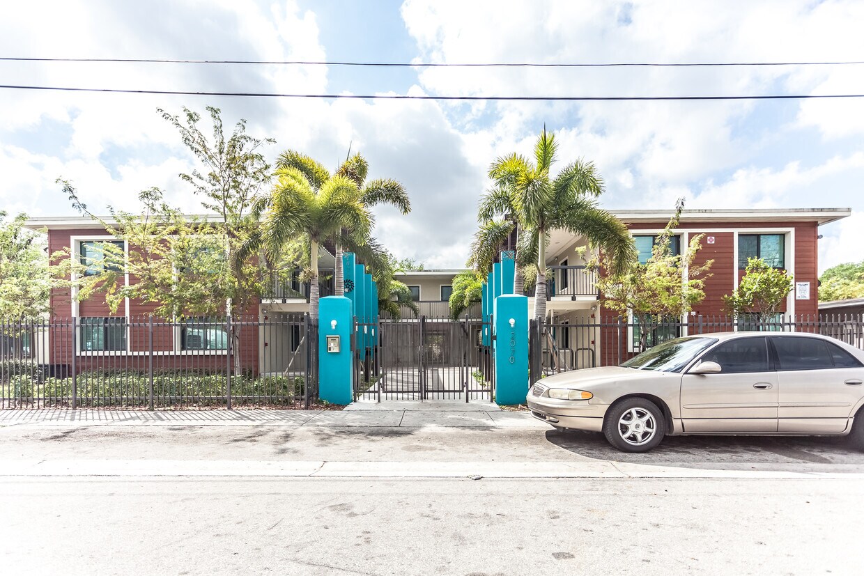 Foto del edificio - 2070 Lincoln Ave