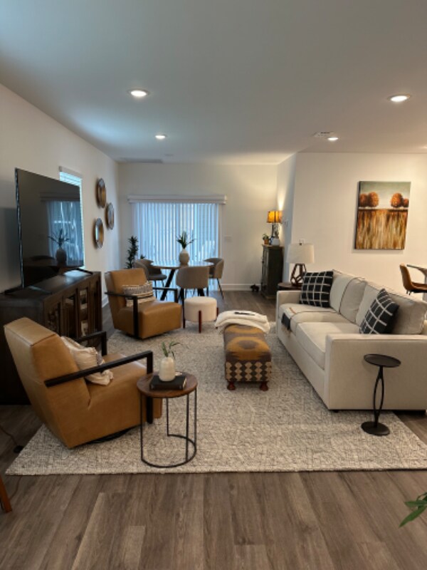 Foto del edificio - 2538 Elmcroft Ave