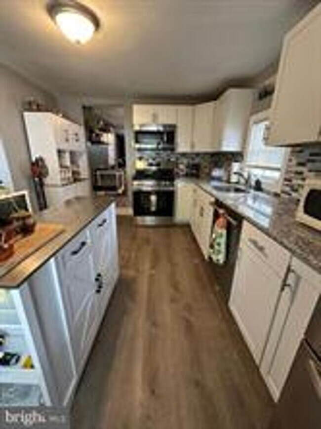 Building Photo - Welcome Home