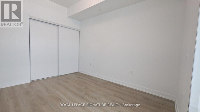 Building Photo - 1195 The Queensway