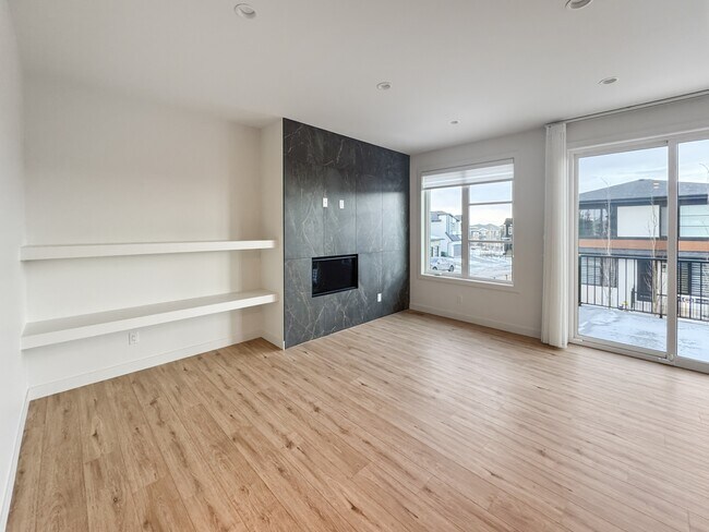 Photo du bâtiment - 83 Coulee Cres SW