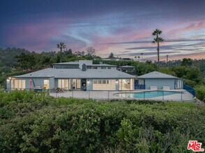 Building Photo - 3710 Glenridge Dr