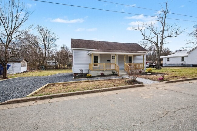 Building Photo - 1144 Front St