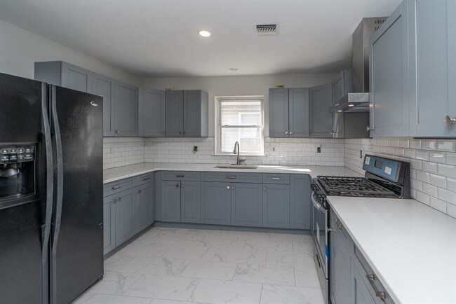 Foto del edificio - 7112 Durham Ave