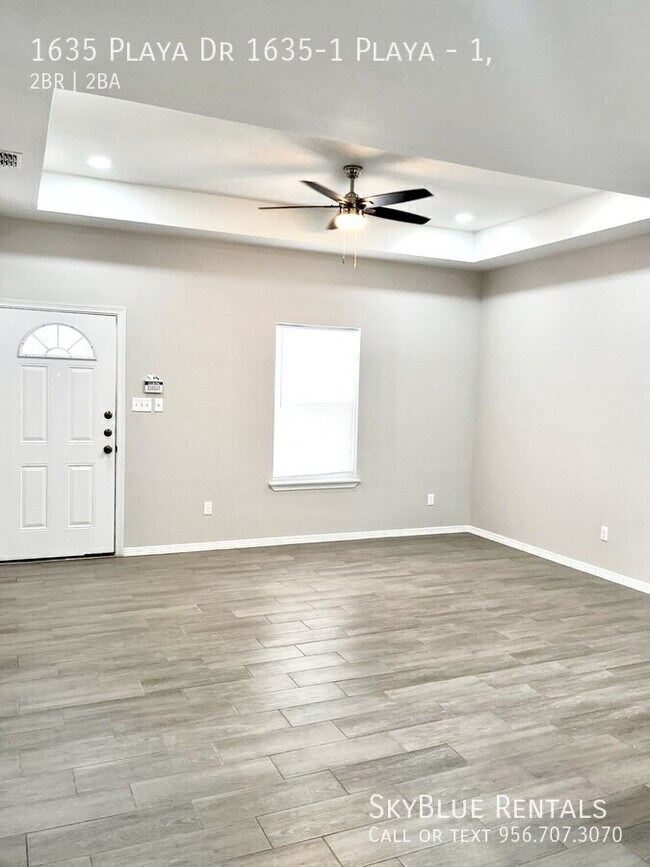 Building Photo - 1635 Playa Dr