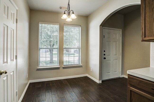 Building Photo - 407 Annatto Ln