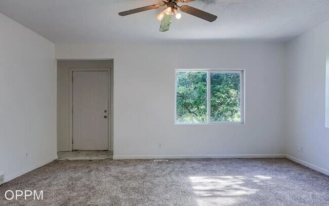 Building Photo - 3 br, 1 bath House - 3414 Sahler Street