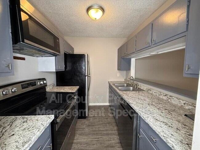 Building Photo - 1307 Cactus Ave