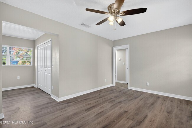 Foto del edificio - 5437 Attleboro St