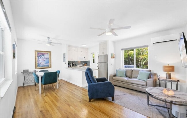 Photo - 3015 Seville St Apartment