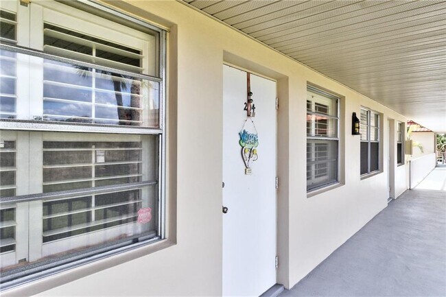 Foto del edificio - 107 Spring Lake Ct