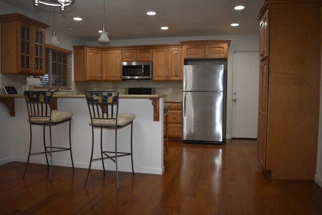 Building Photo - 9120 Thilow Dr