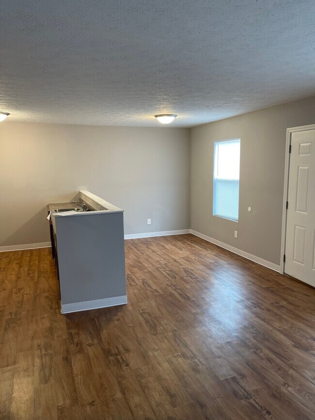 Foto del edificio - 2968 N Gale St
