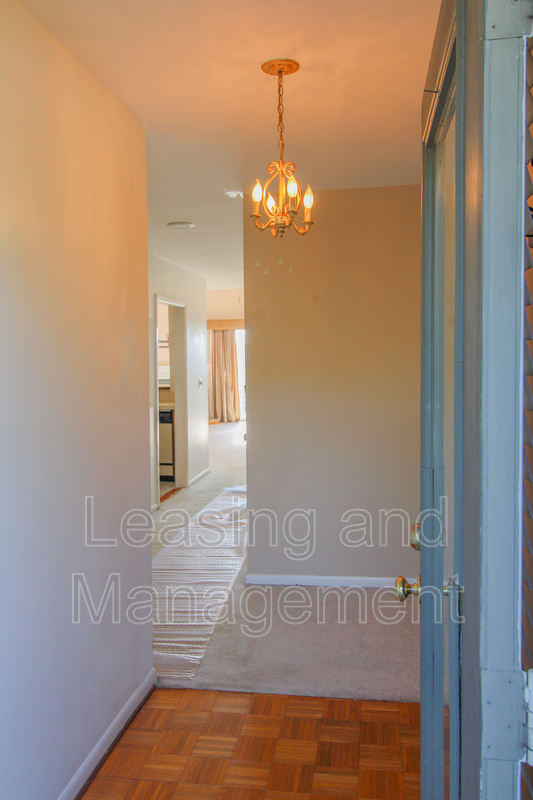 Building Photo - 205 River Breeze Dr