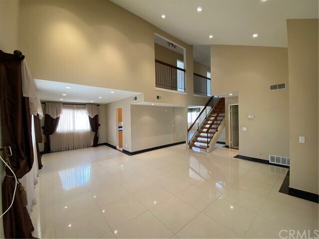 Foto del edificio - 541 Woodbluff Ave