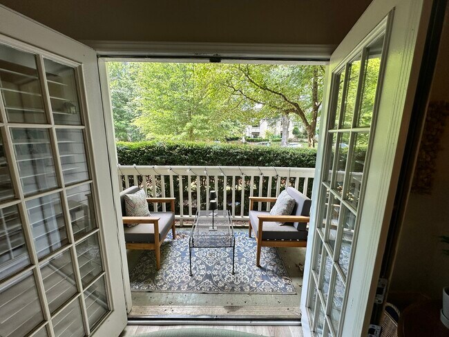 Private Balcony overlooking Queens Road - 301 Queens Rd