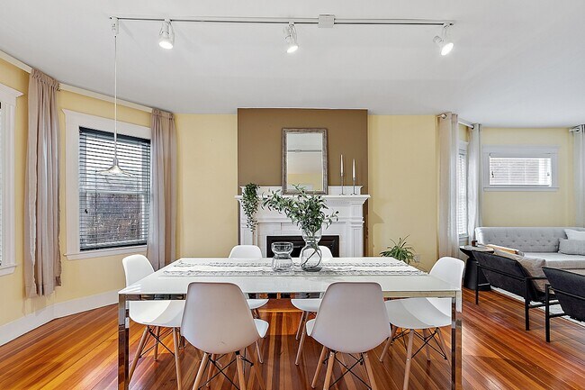 Dining Room - 1900 Washington St