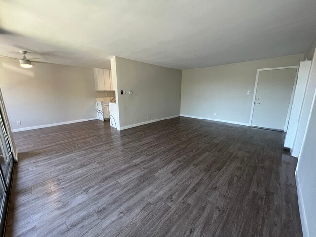 Building Photo - 8440 Fountain Ave