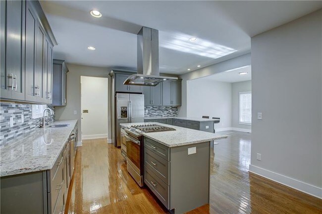 Foto del edificio - 6553 Cherry Tree Ln NE