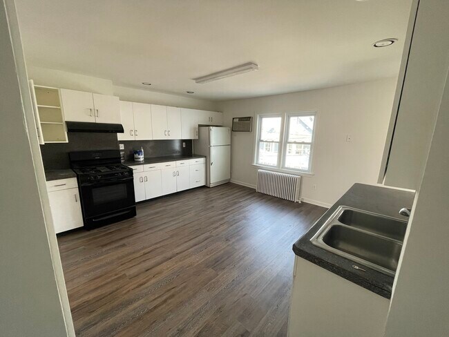 Building Photo - 72 Finney Ln