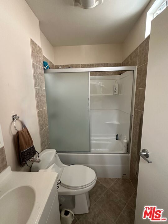 Foto del edificio - 7304 Canby Ave