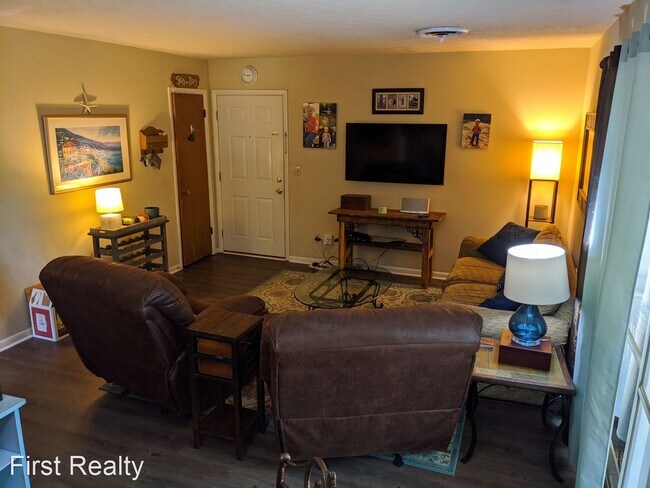 Building Photo - 3 br, 1.5 bath House - 732 Briarwood Ave.
