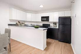 Building Photo - 1120 N La Salle Dr