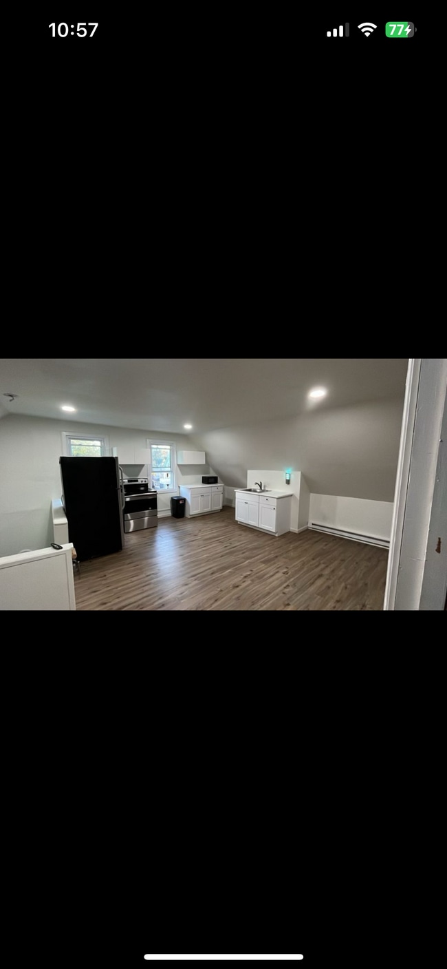 Main room - 10 Rowe St