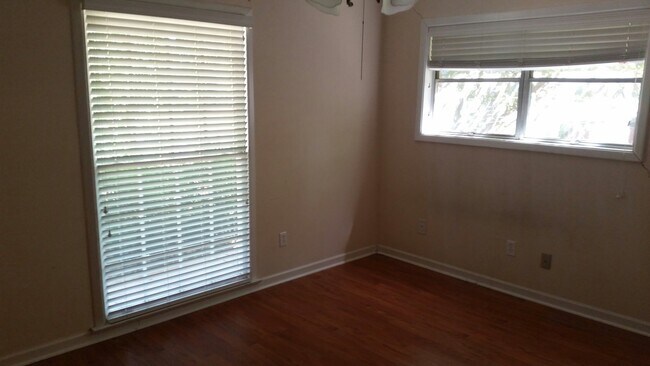 Foto del edificio - 2046 Shadywood- HOUSE FOR LEASE IN SHREVEPORT