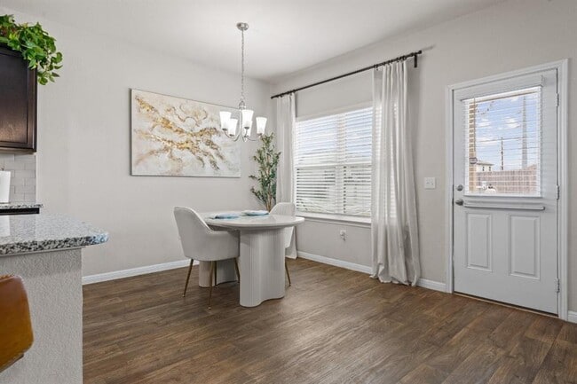 Foto del edificio - 104 Blue Sage Dr