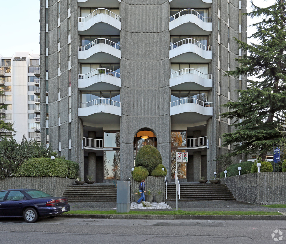 Building Photo - Sunset Plaza