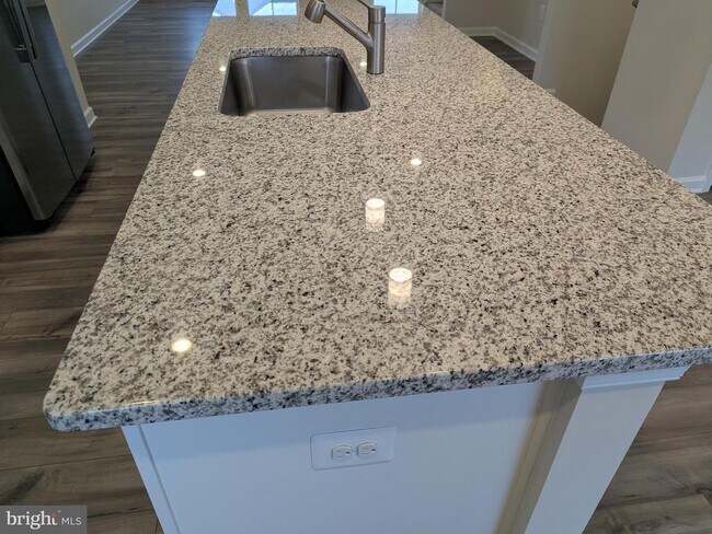 Foto del edificio - 11 Short Br Dr