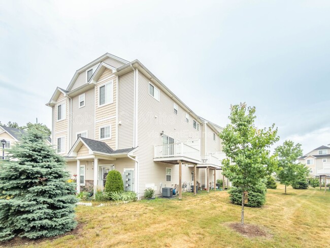 Building Photo - 219 Pepin Pl