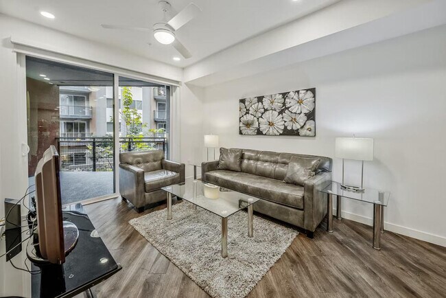 Building Photo - 375 Camino De La Reina