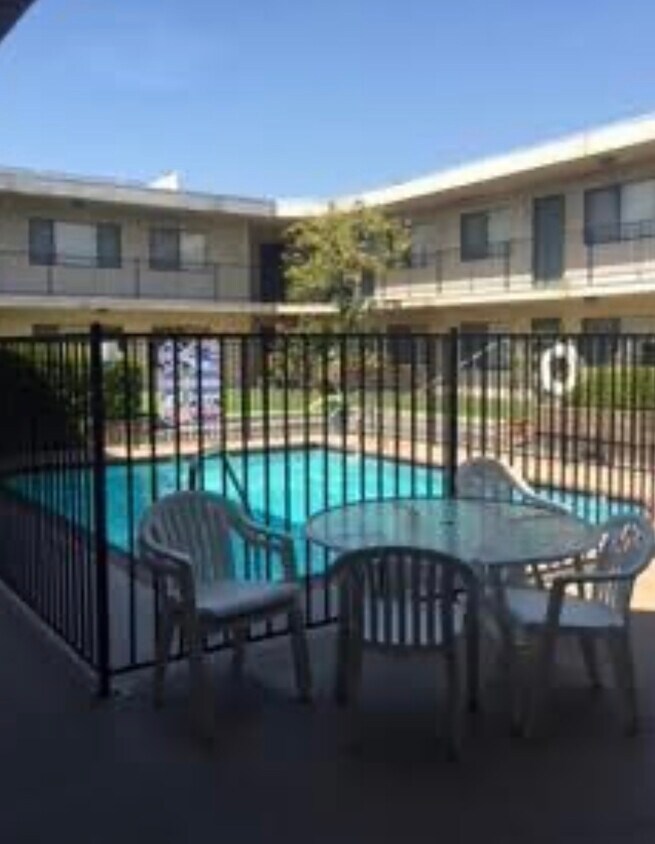 Pool/Courtyard - 324 Concord St