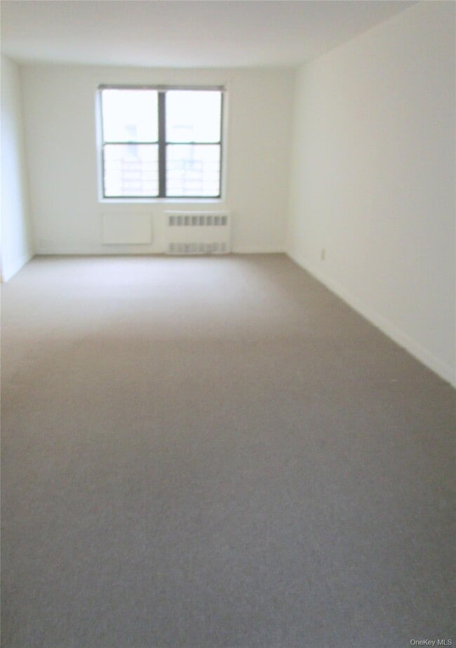 Building Photo - 123 Valentine Ln