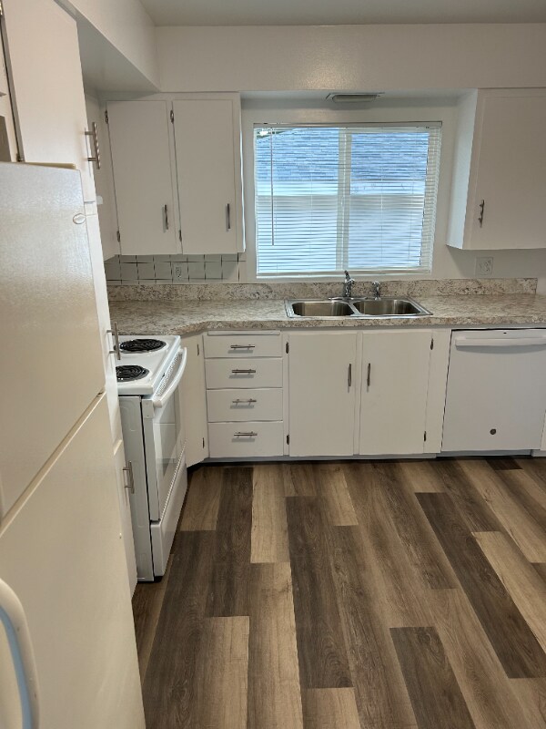 Foto del edificio - 4250 3rd Ave N