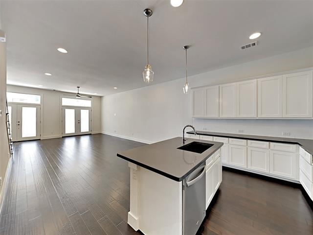 Building Photo - 324 Templeton Dr