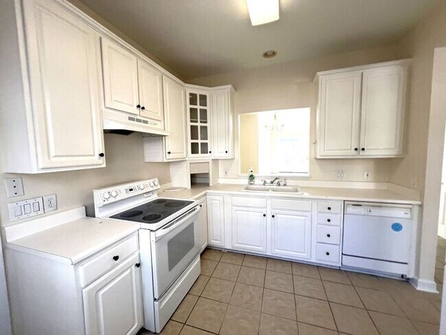 Foto del edificio - 4BRd Carleton Place, Upscale Brick town home, 1 car garage!  Central Wilmington!