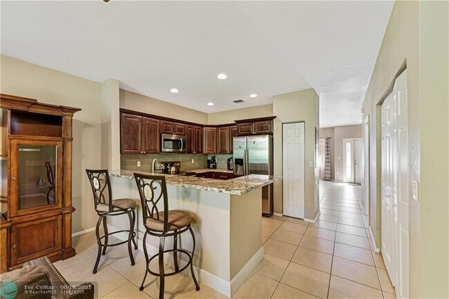 Building Photo - 2600 SW 83rd Ave