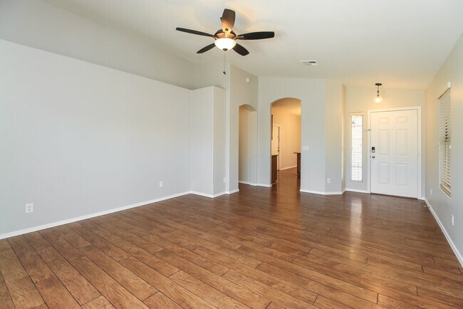 Foto del edificio - 2533 E Camino St