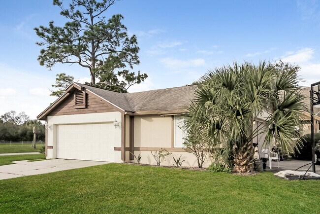 Foto del edificio - 8611 Drayton Ct