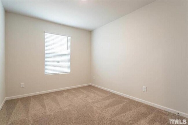 Building Photo - 100 Shallow Dr