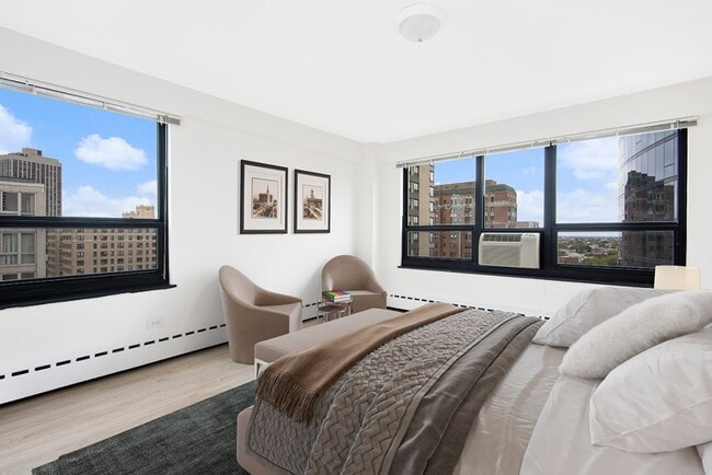 Bedroom Corner Unit - 350 W. Oakdale