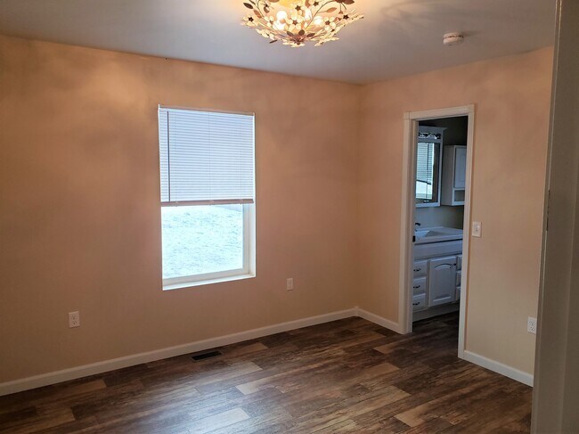 Foto del edificio - 4574 Hill Rd