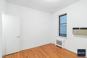 Building Photo - 236 E 87th St