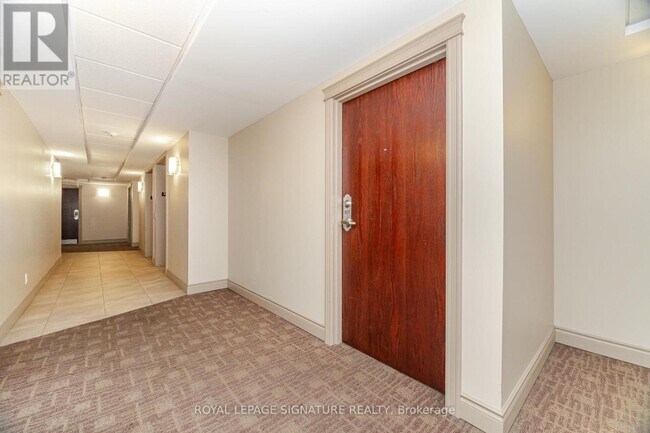 Building Photo - 47 Caroline St N