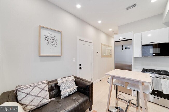 Foto del edificio - 2301 Ontario Rd NW